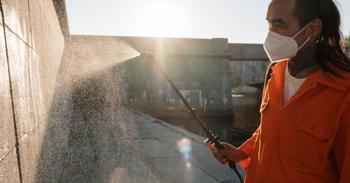 Best Concrete Cleaner and Degreaser for Driveways